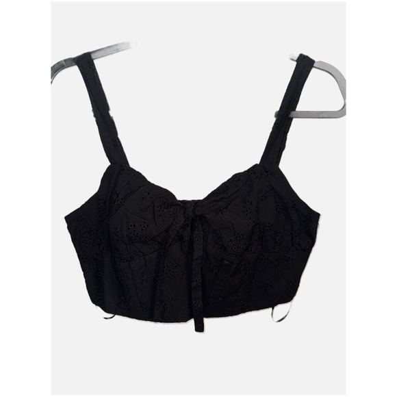 Love Tree Tops - Love tree- Black Cropped Top with Eyelet Detail size Large